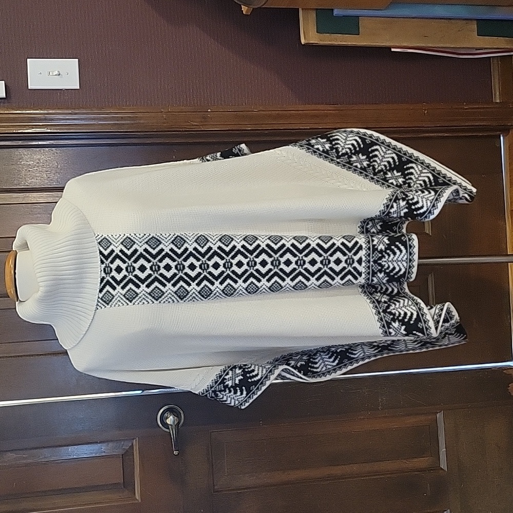 Black Rivet Poncho. F102